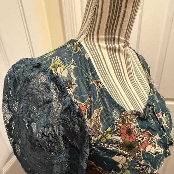 Gimmicks by BKE Teal Floral Lace Blouse Corset Style Front NWT - Picture 8 of 8